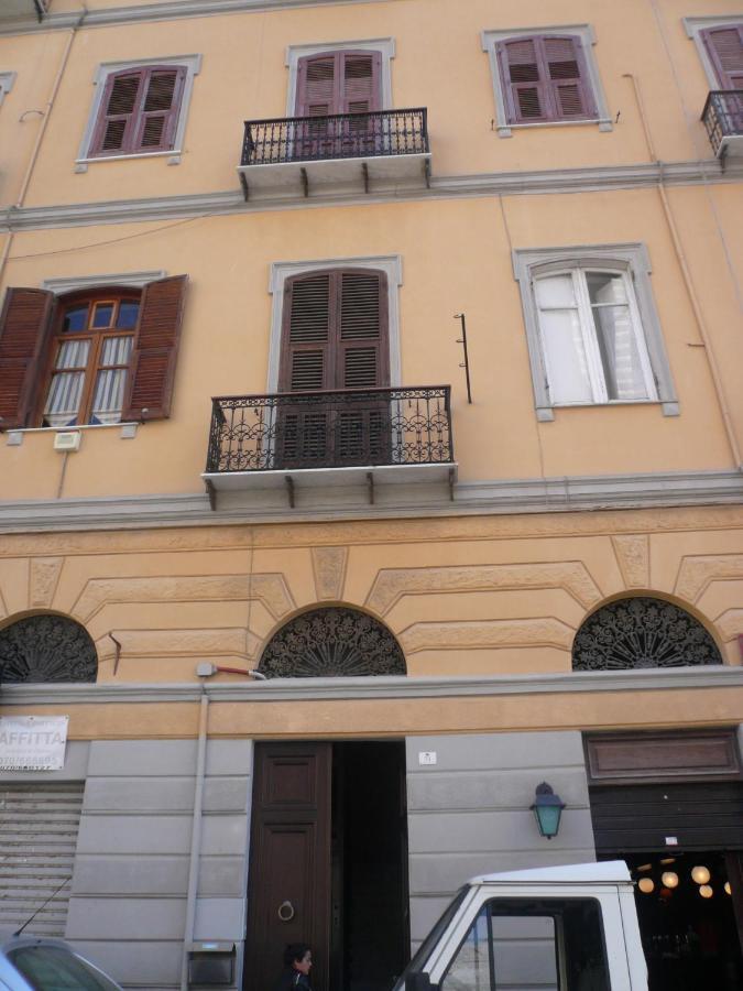 Alloggio Privato Giunic Cagliari Szoba fotó